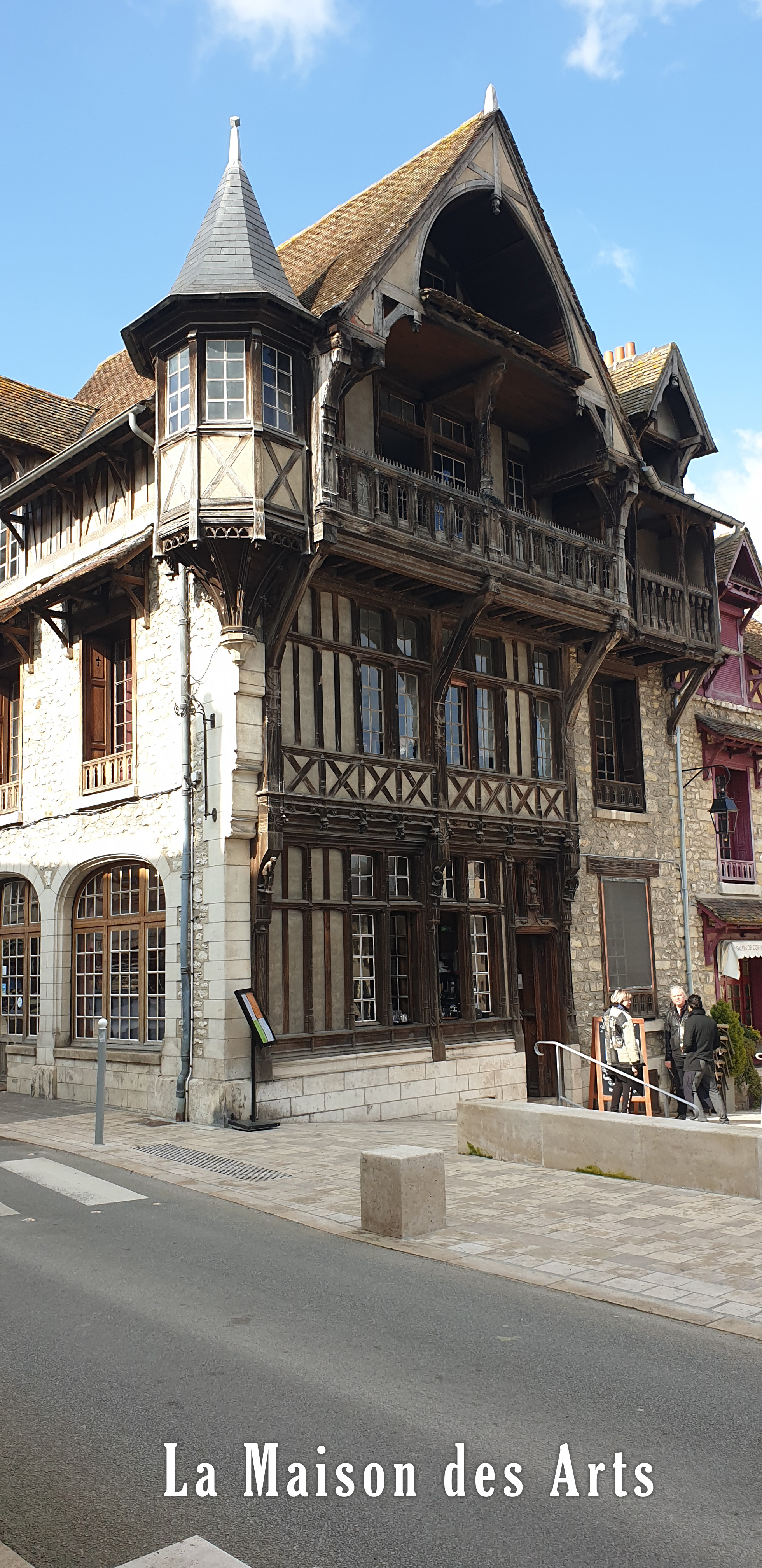 la-maison-des-arts-moret-sur-loing.jpg