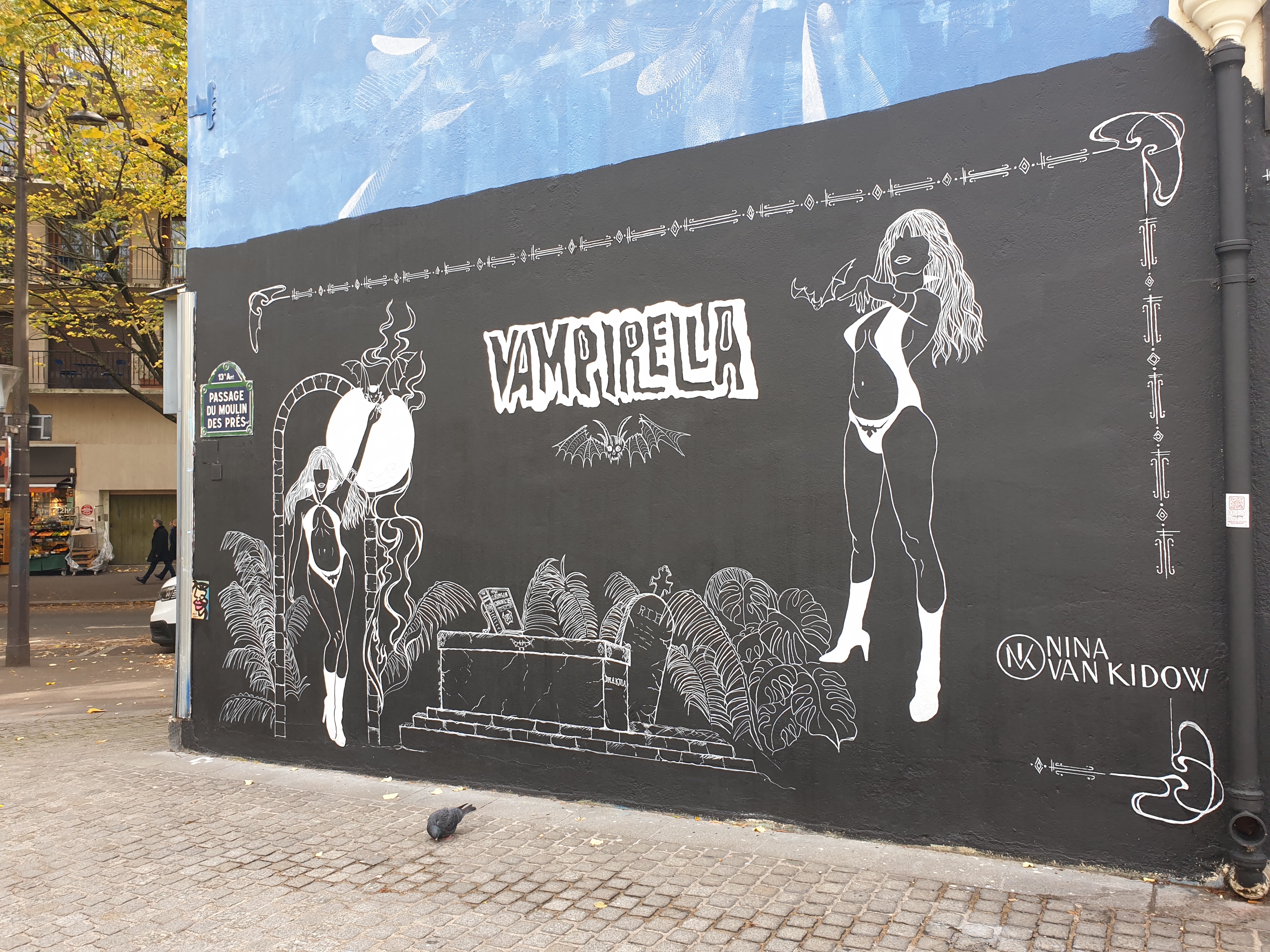 street-art-passage-du-moulin-des-pres-vampirella.jpg