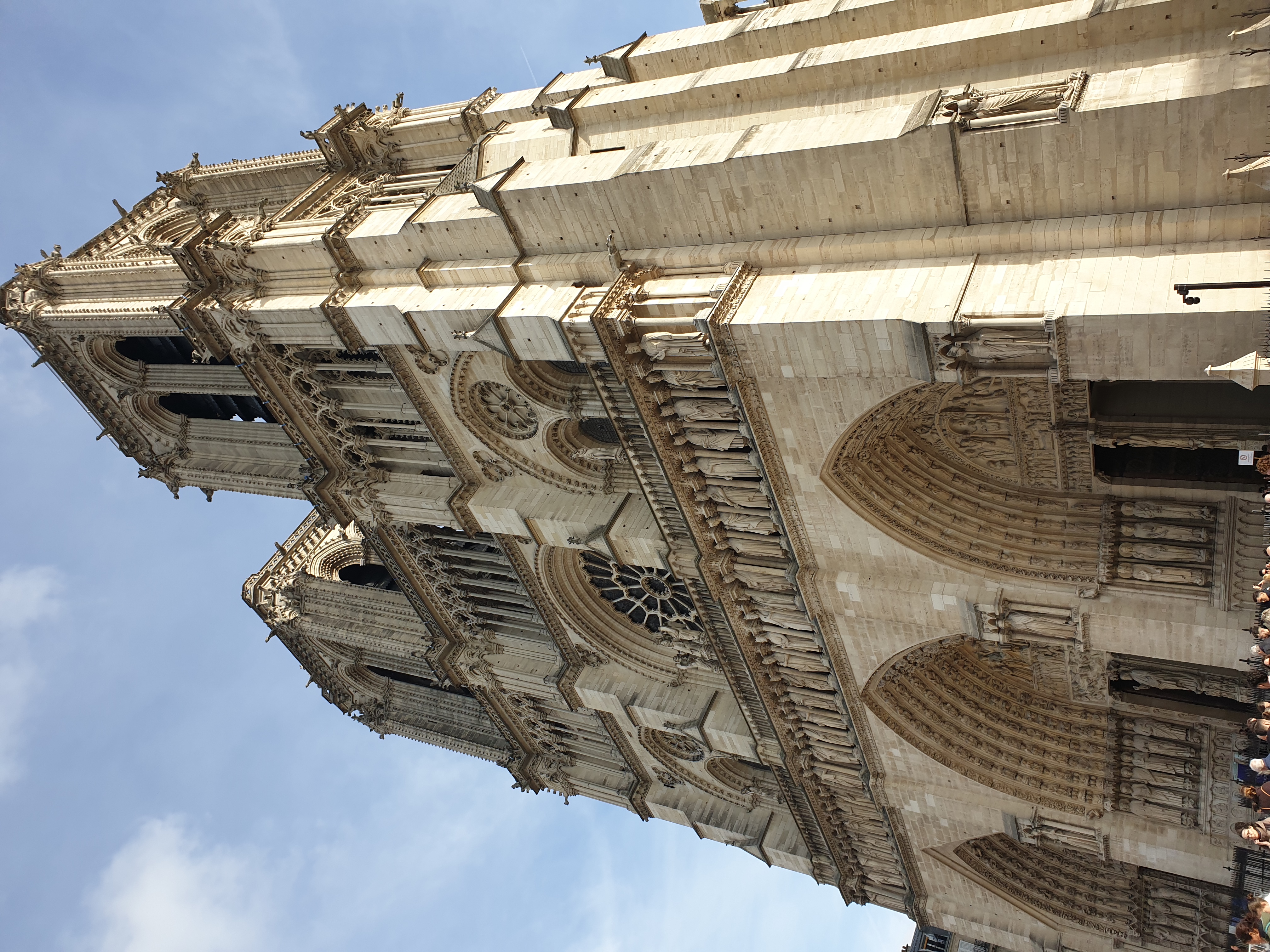 vue-cathedrale-notre-dame-paris-1.jpg