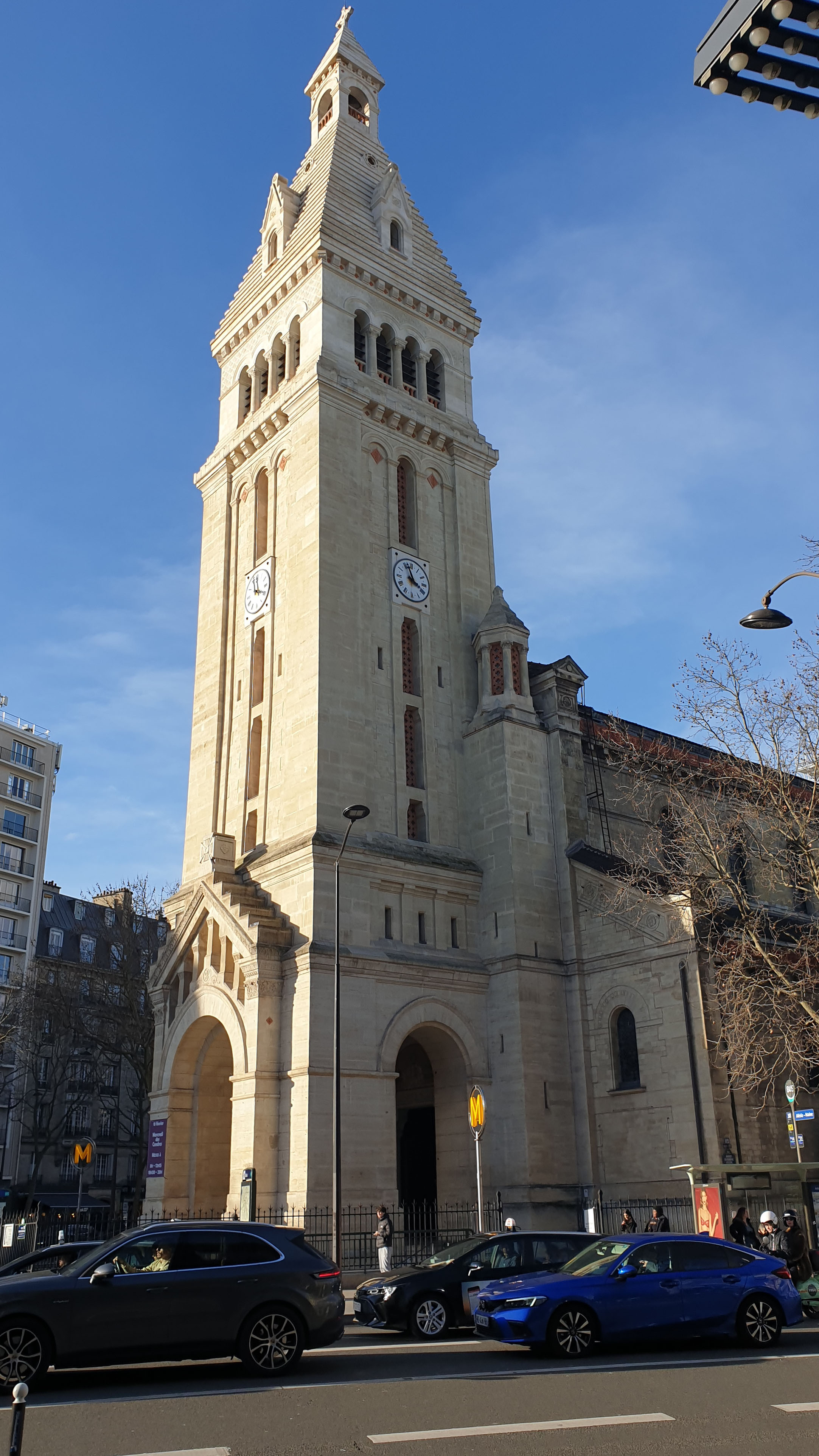 eglise-saint-pierre-de-montrouge-avenue-du-general-leclerc-par-14eme.jpg