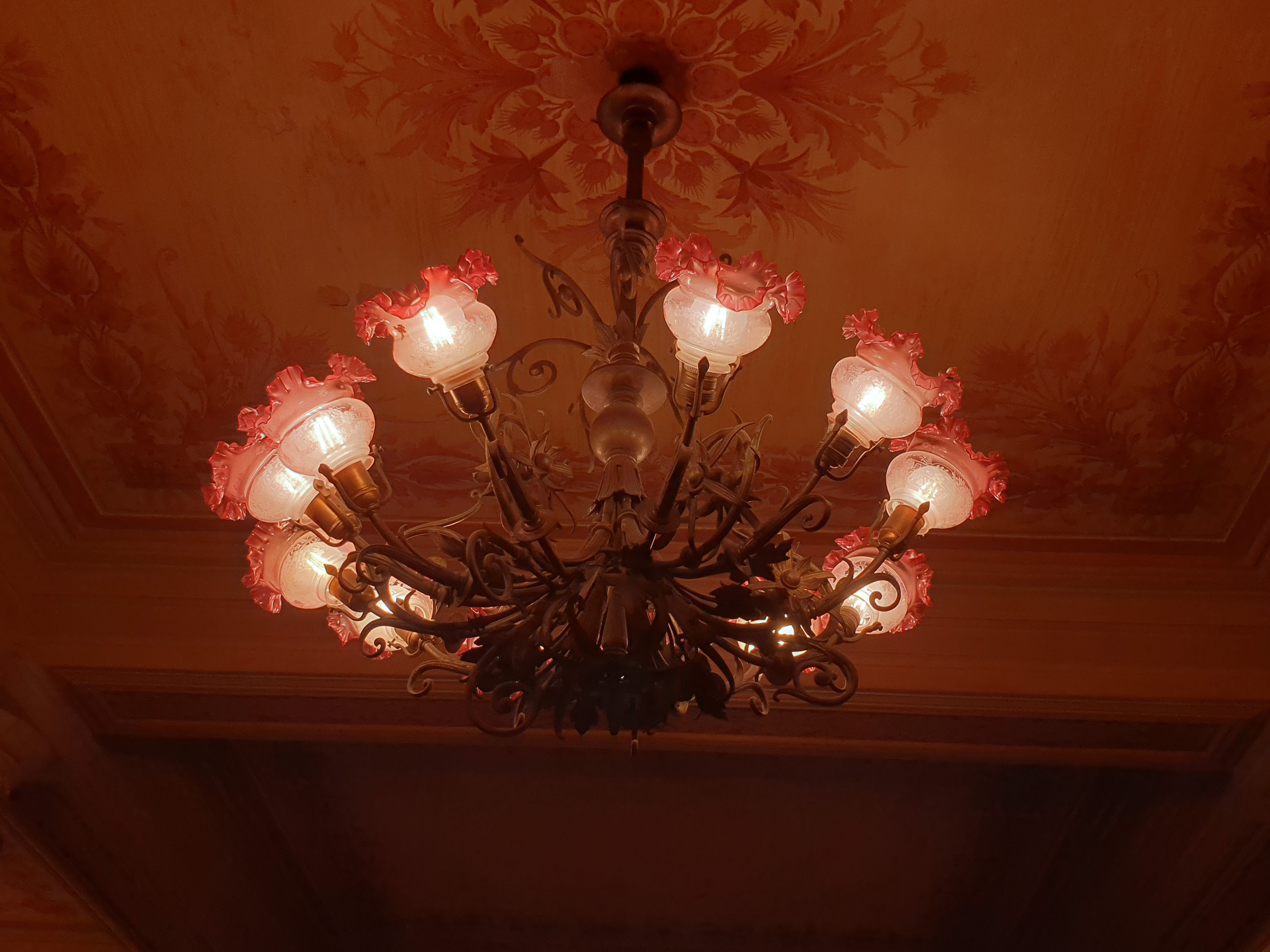 lustre-art-nouveau-teatro-massimo-palerme-sicile.jpg