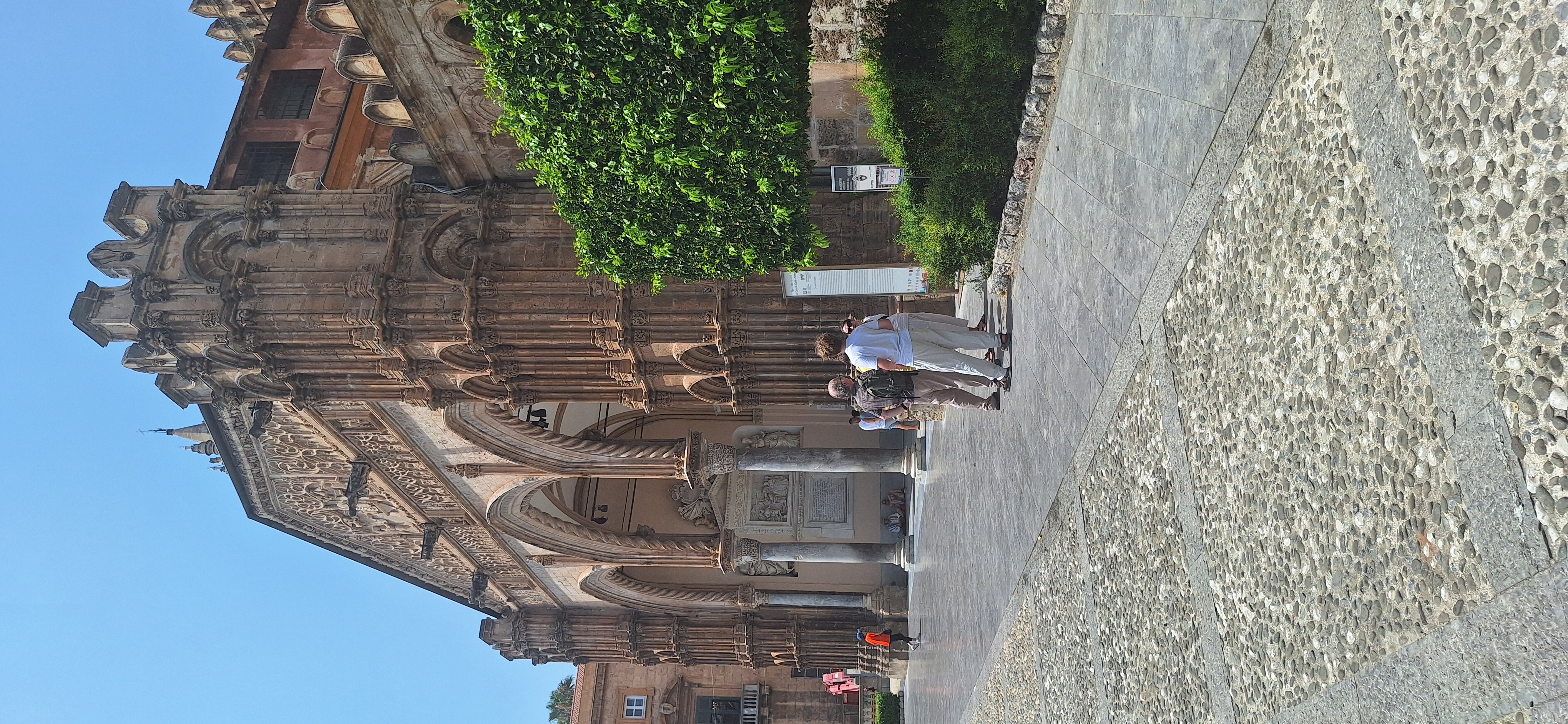 piazza-della-cattedrale-portail.jpg