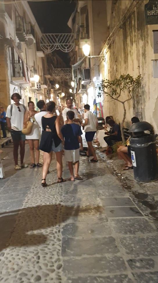 thumbnail-rue-de-cefalu-sicile.mp4.jpg