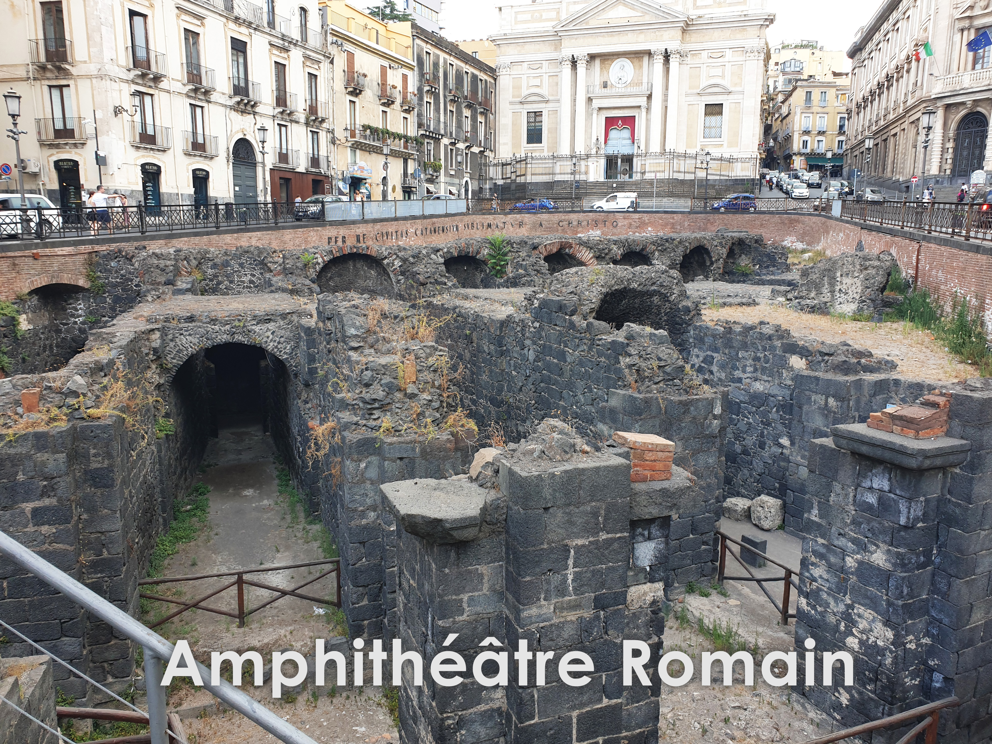 amphitheatre-romain-catane-sicile.jpg