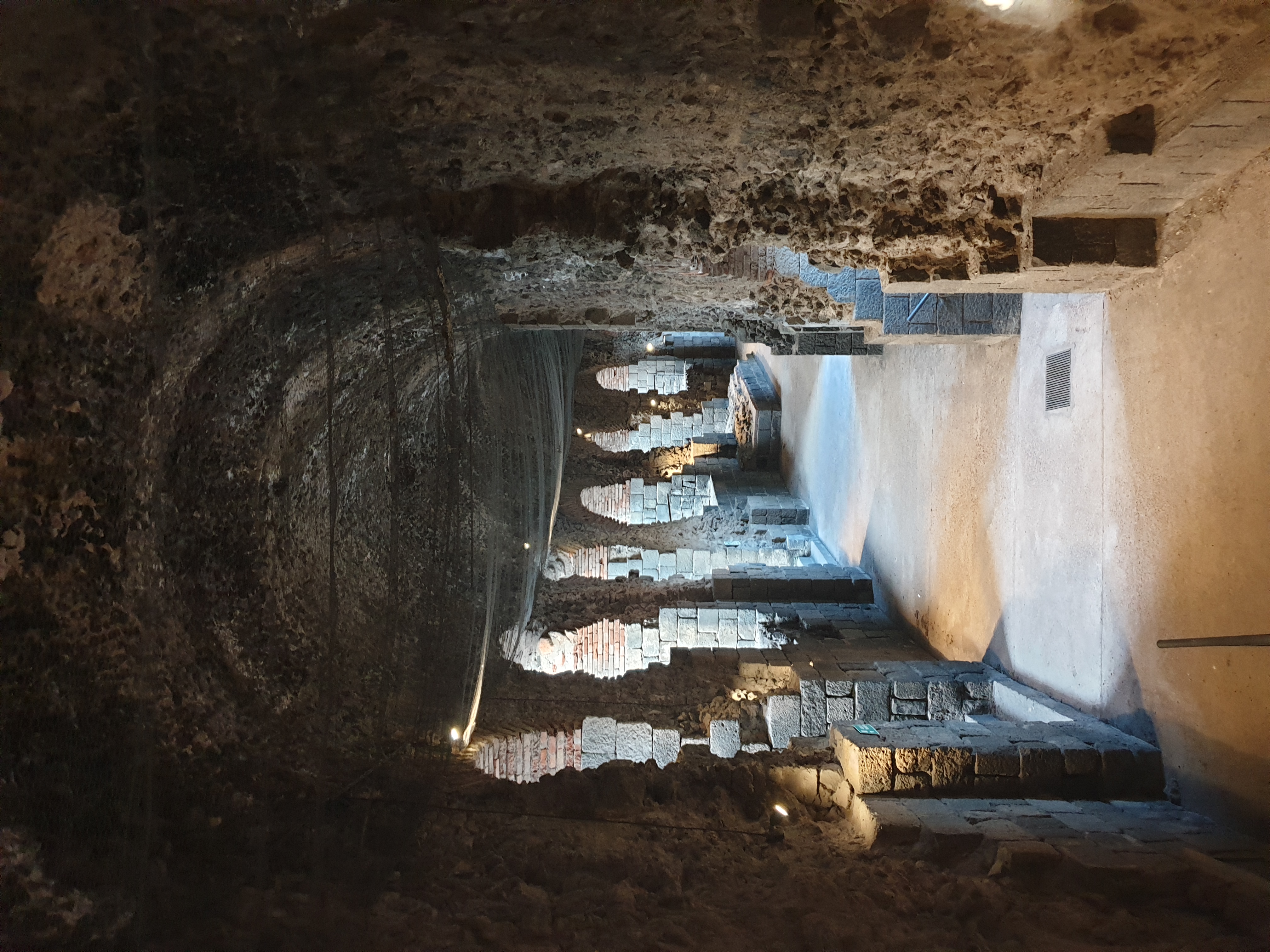 galerie-theatre-greco-romain-catane-sicile.jpg
