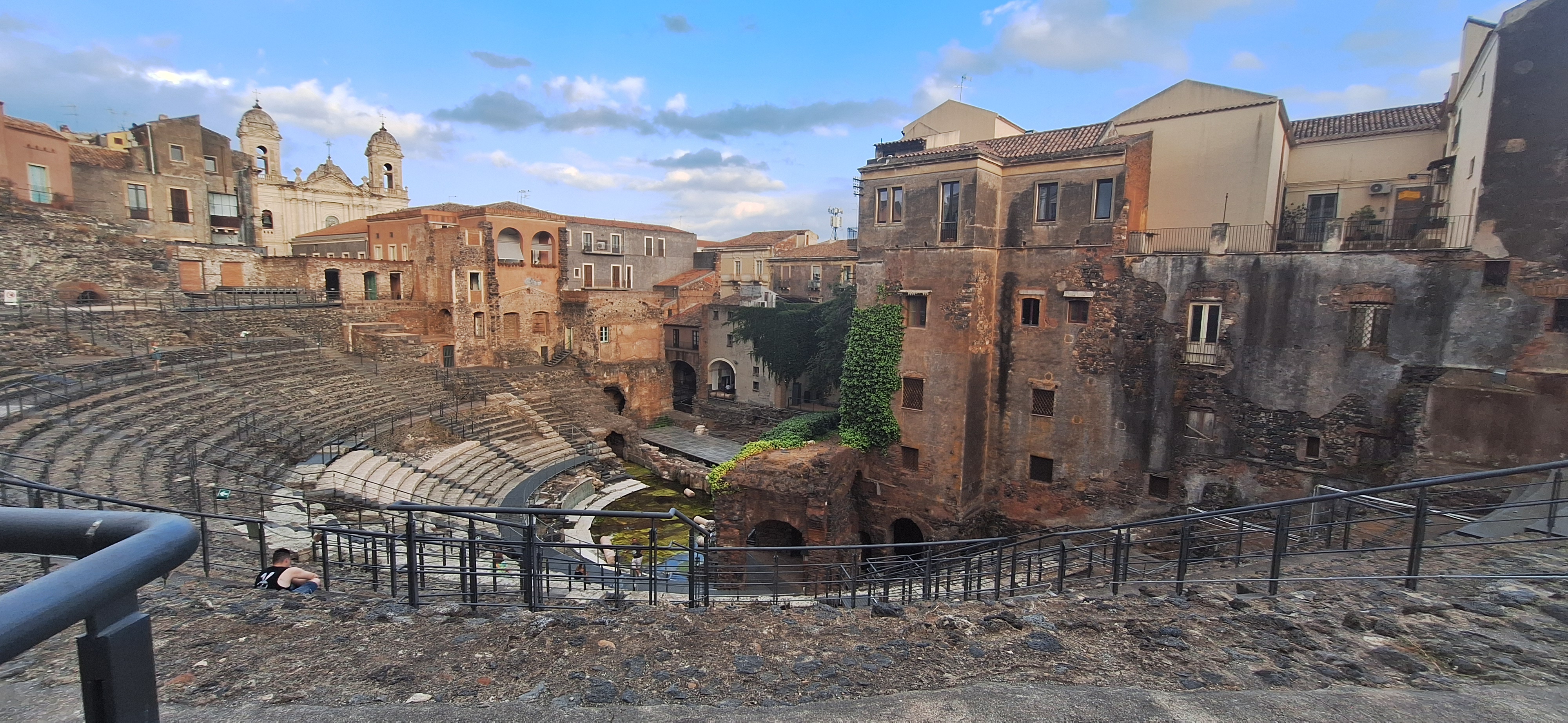 theatre-greco-romain-catane-sicile-3.jpg