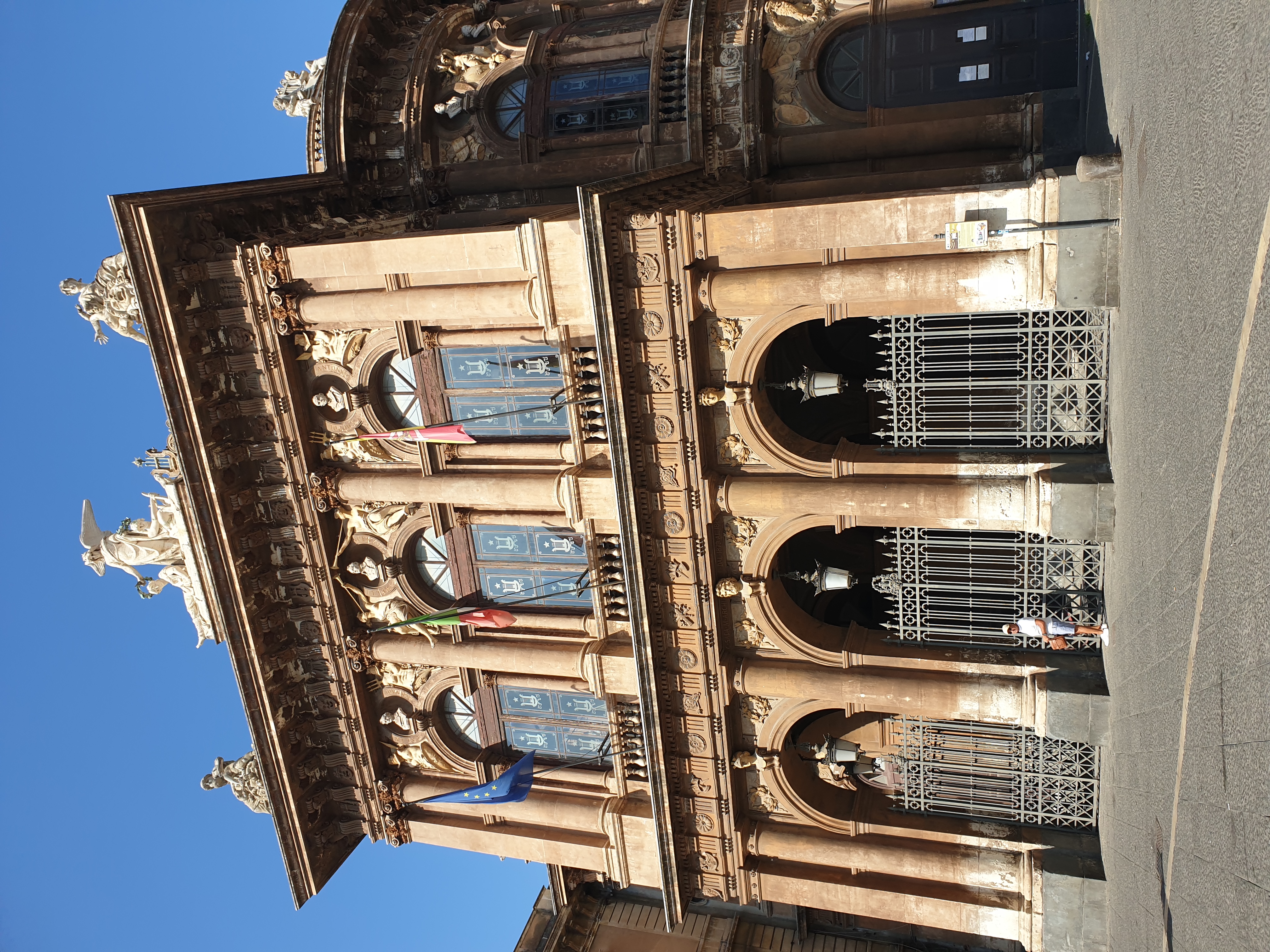 teatro-massimo-bellini-catania-sicilia.jpg