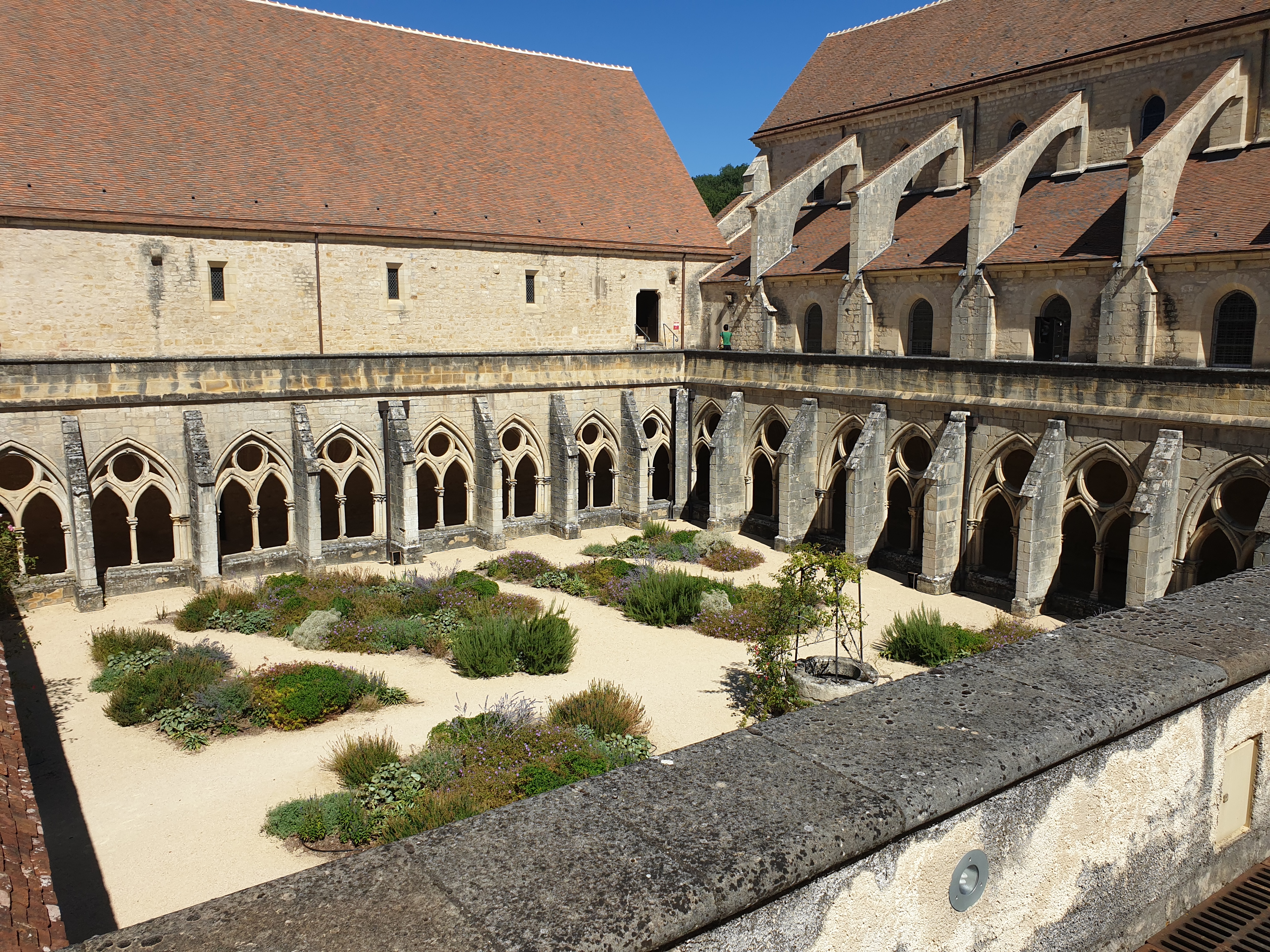 abbaye-de-noirlac-5.jpg