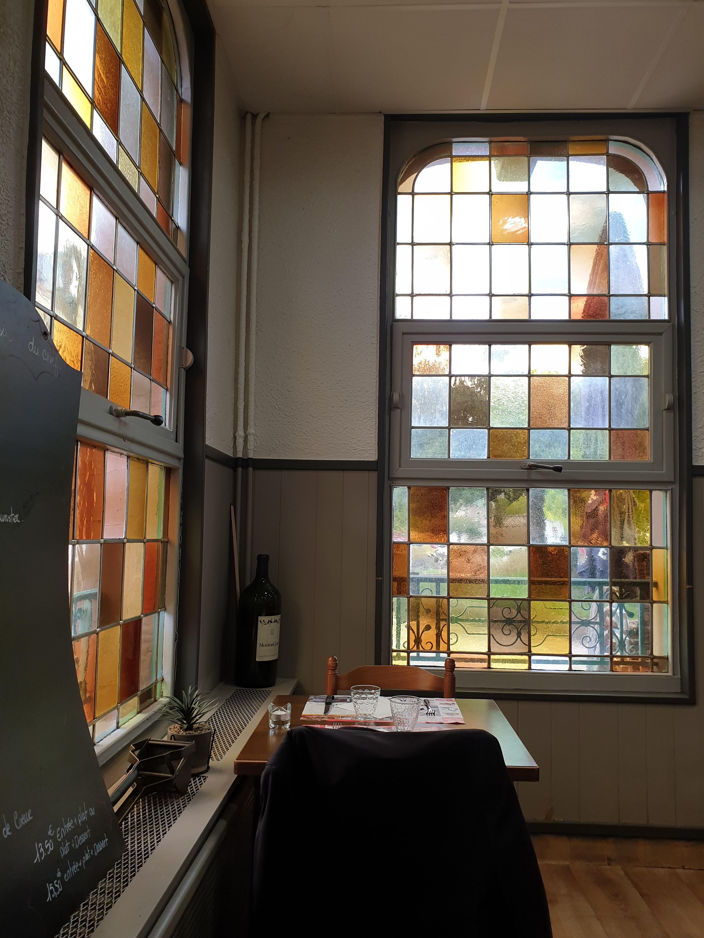 interieur-brasserie-alsacienne-elbeuf-sur-seine.jpg
