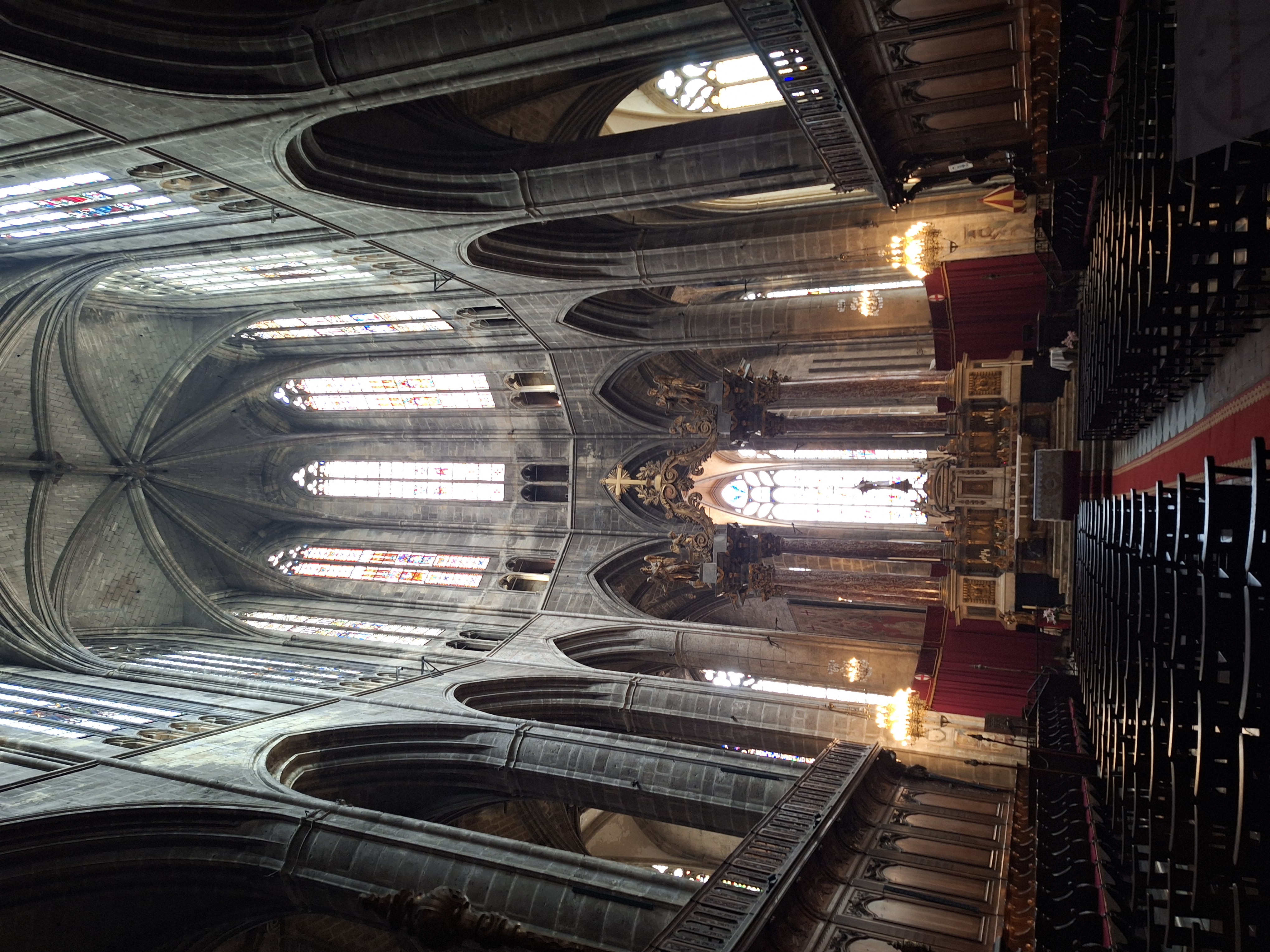 palais-musee-des-archeveque-narbonne-cathedrale.jpg