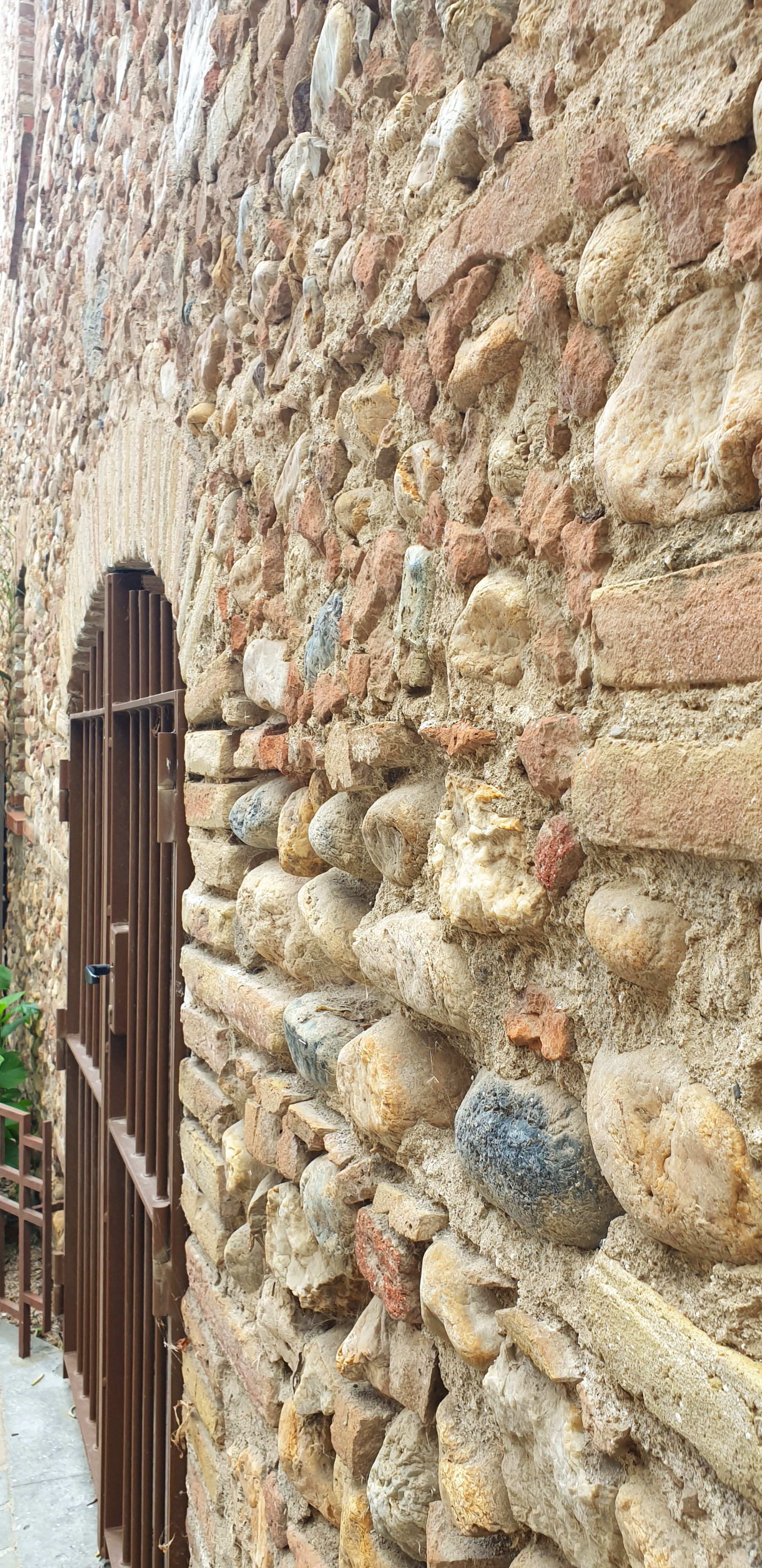mur-briques-galet-1.jpg