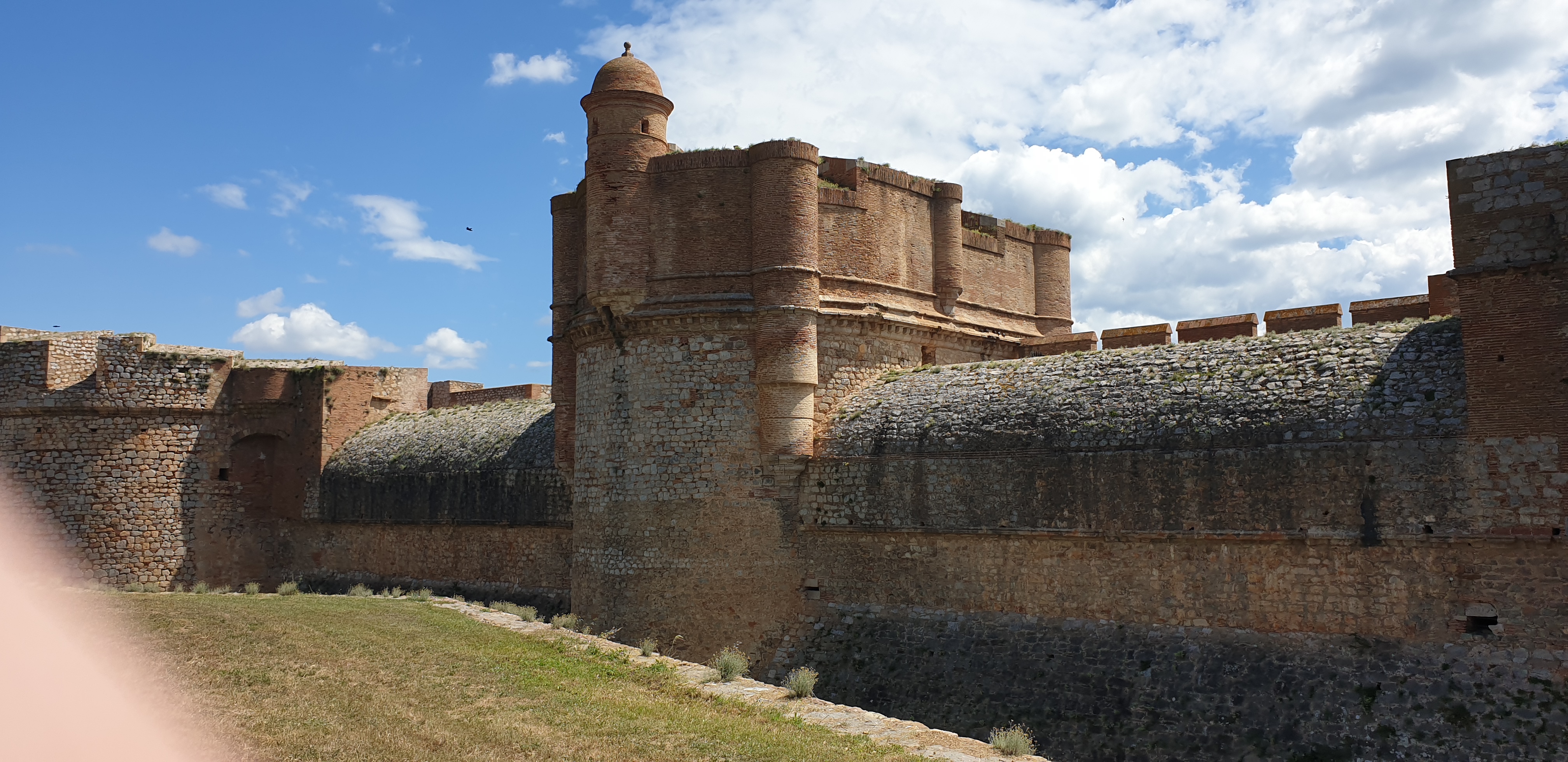 forteresse-sales-1.jpg