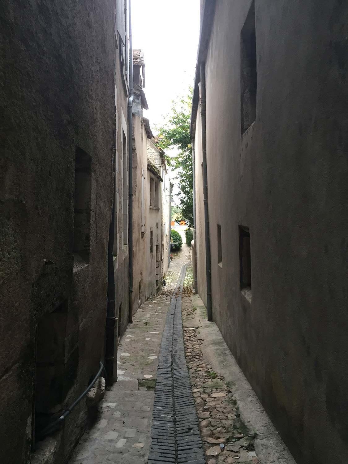 charite-sur-loire-rue-du-grenier-a-sel.jpg