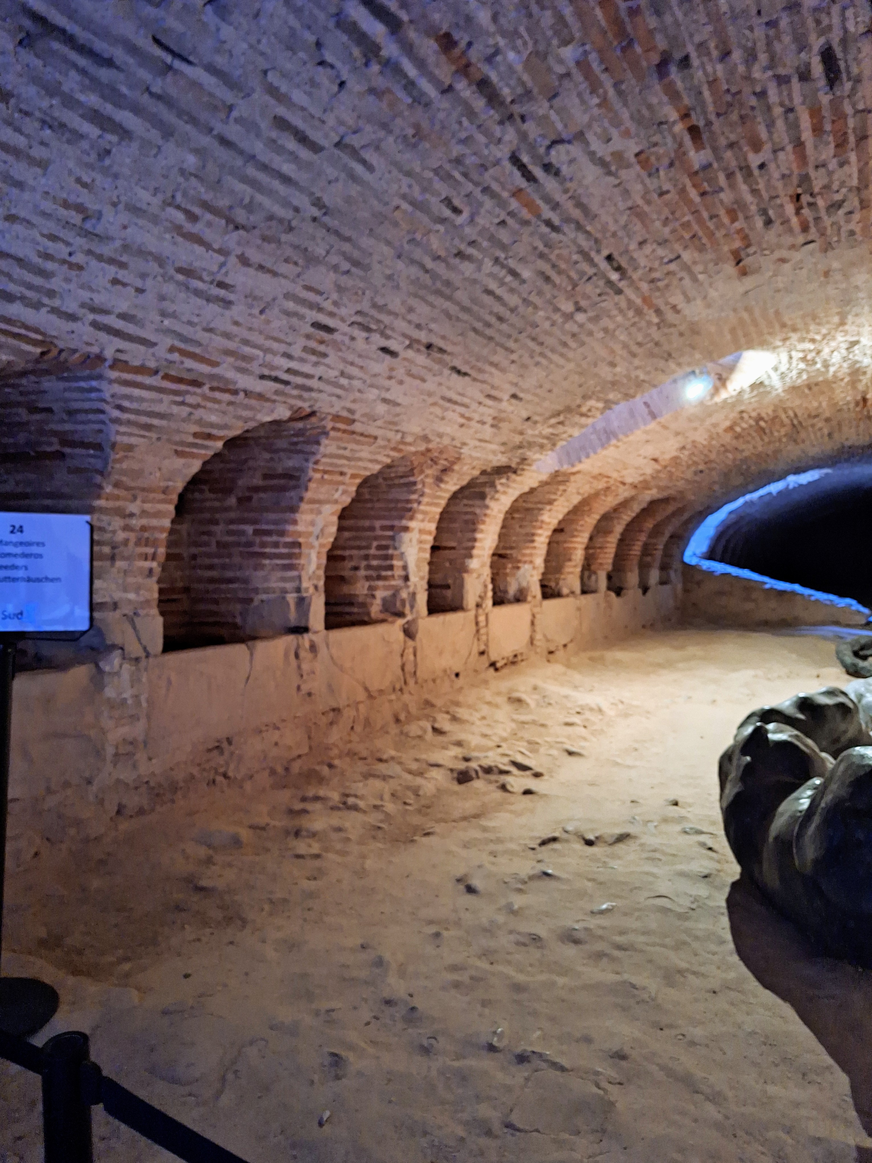 forteresse-sales-ecuries.jpg